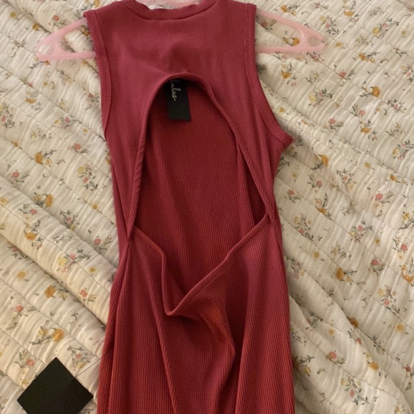 Lulu’s pink rose bodycon dress with open back, ribbed. Never worn and tagged - Picture 2 of 2